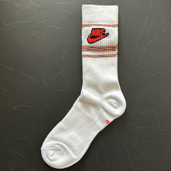 Brand new Nike every day essentials socks - Picture 3 of 3